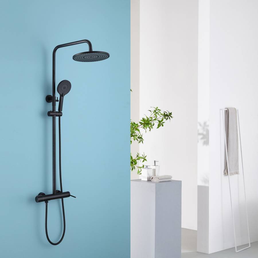 Душевая стойка ABBER Emotion AF8816B с изливом, черная матовая Душевая стойка ABBER Emotion AF8816B с изливом, черная матовая