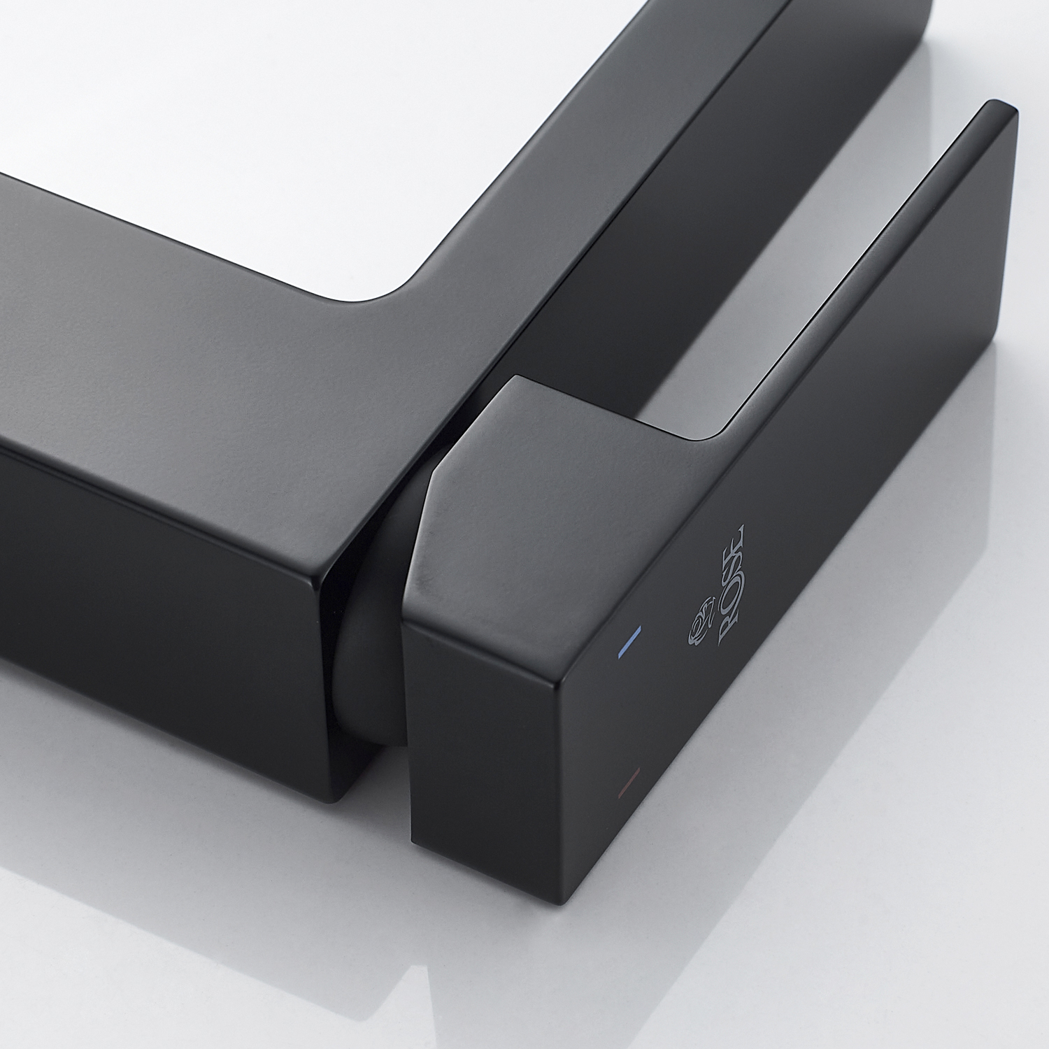 Смеситель для раковины ROSE R18H R1801H-1 Смеситель для раковины ROSE R18H R1801H-1