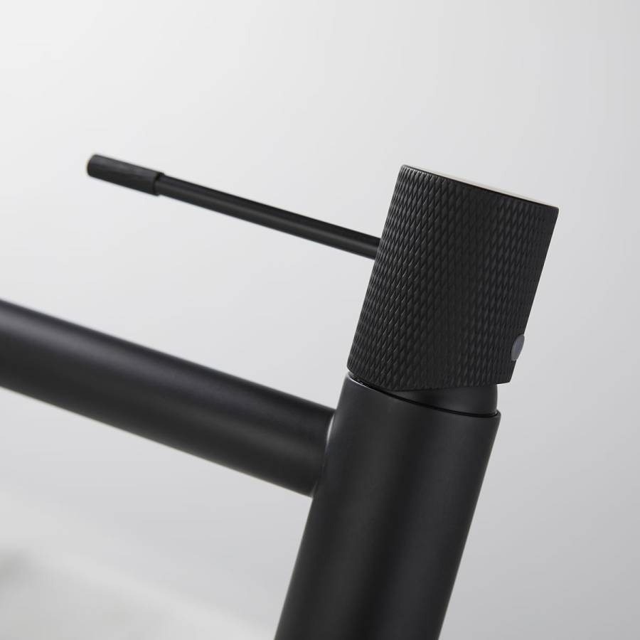 Смеситель для накладной раковины Desire VBF-1D2MB однорычажный, черный Смеситель для накладной раковины Desire VBF-1D2MB однорычажный, черный