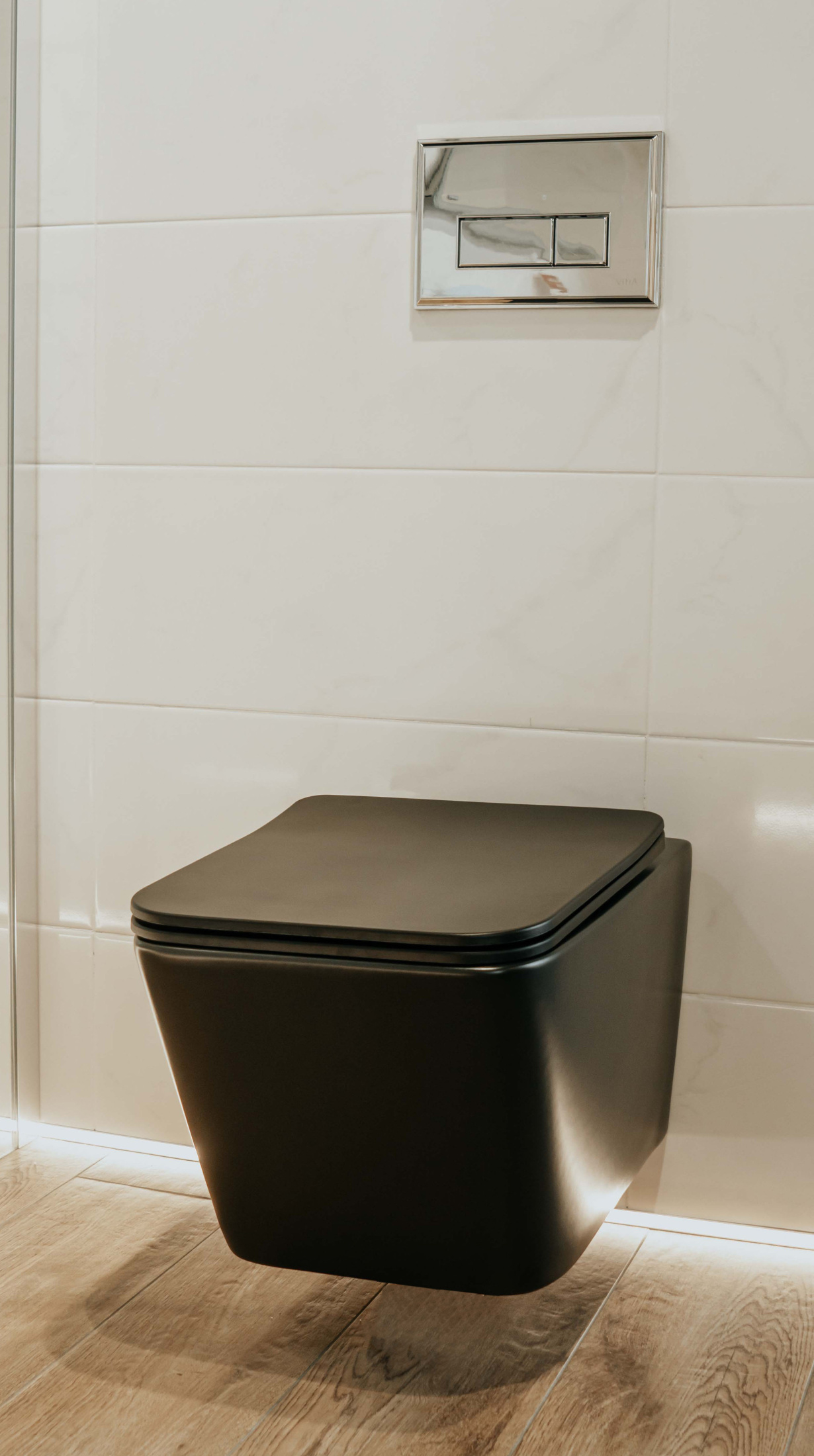 Унитаз подвесной безободковый Creto Logan L2 1002-002-L2BLMAT с крышкой-сиденьем микролифт, черный матовый