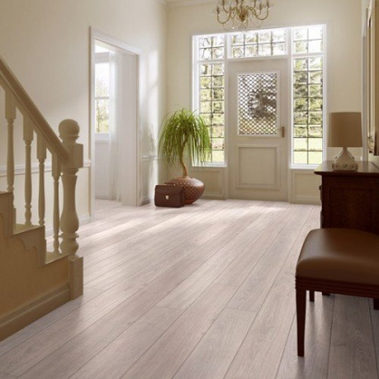 Ламинат Quick-step Perspective PER1304 Доска дубовая светл-сер лак (9мм/32кл/1,507м2) 1380*156, м2