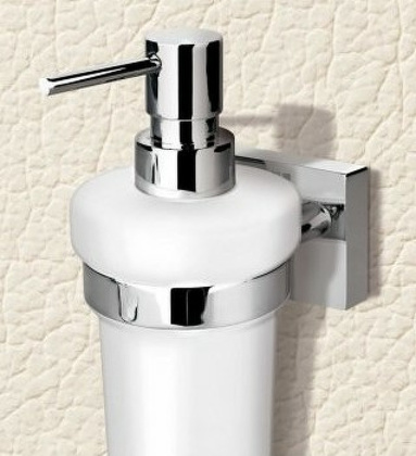 Настенный дозатор для жидкого мыла (стекло)
