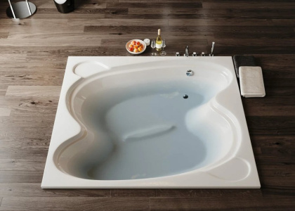 Акриловая ванна VAGNERPLAST HELIOS 194x170 Акриловая ванна VAGNERPLAST HELIOS 194x170