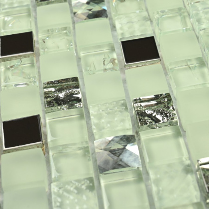Мозаика стеклянная с камнем Crystal White (чип 8*15*15) 300*300 (11шт/0,99м2), м2 Мозаика стеклянная с камнем Crystal White (чип 8*15*15) 300*300 (11шт/0,99м2), м2