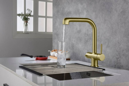 Смеситель Timo Saona 2346/17FL для кухни с подключением фильтра и выдвижной лейкой, золото матовое Смеситель Timo Saona 2346/17FL для кухни с подключением фильтра и выдвижной лейкой, золото матовое