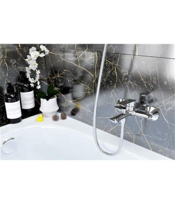 Смеситель для ванны/душа Agger Clean A2410000 с душевым набором Смеситель для ванны/душа Agger Clean A2410000 с душевым набором