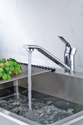 Смеситель Rossinka RS27-21 для кухни с поворотным изливом