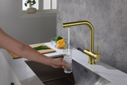 Смеситель Timo Saona 2356/17FL с выдвижной лейкой, золото матовое Смеситель Timo Saona 2356/17FL с выдвижной лейкой, золото матовое