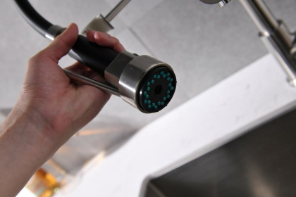 Смеситель для кухни с поворотным и гибким изливом, нержавеющая сталь, исполнение сатин BB-LAM50-IN